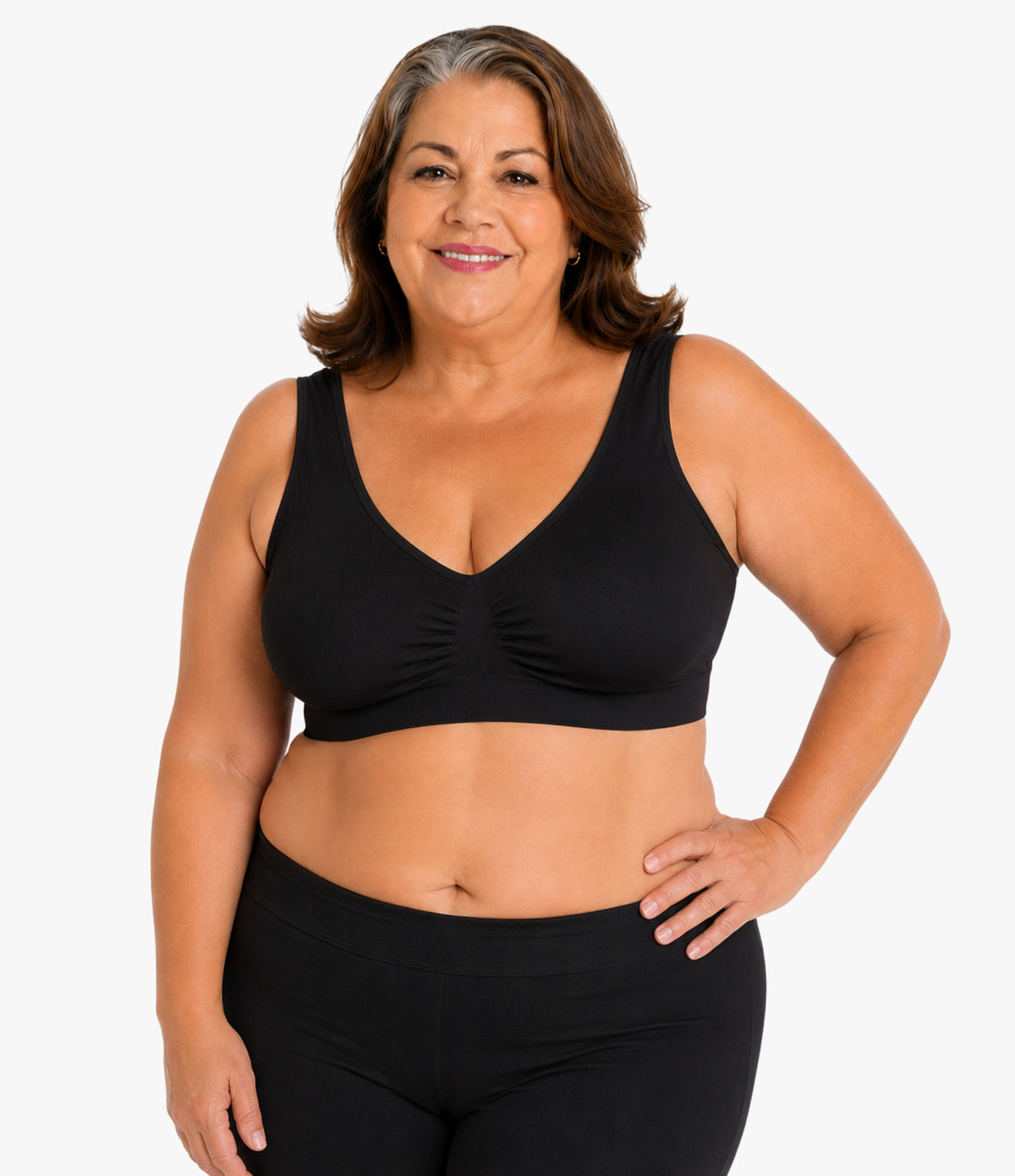 Plus-size woman wearing the OnlyShape Everywear Bra in black — seamless wireless bra for everyday wear, smooth fit, no underwire